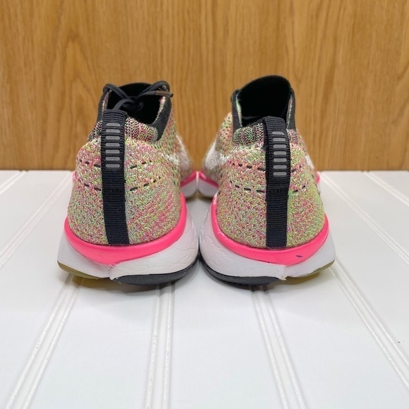Nike Flyknit Zoom Running Shoes - Picture 4 of 9